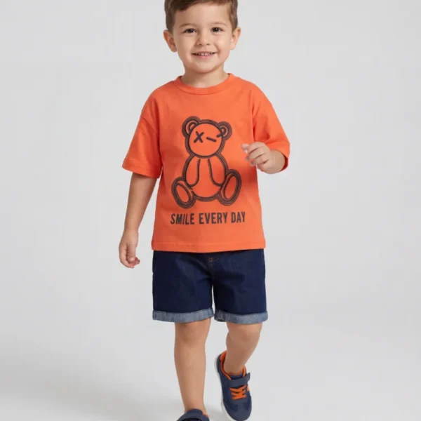 طقم صيفي مبهج برسومات حصرية وراحة تدوم لطفلك.