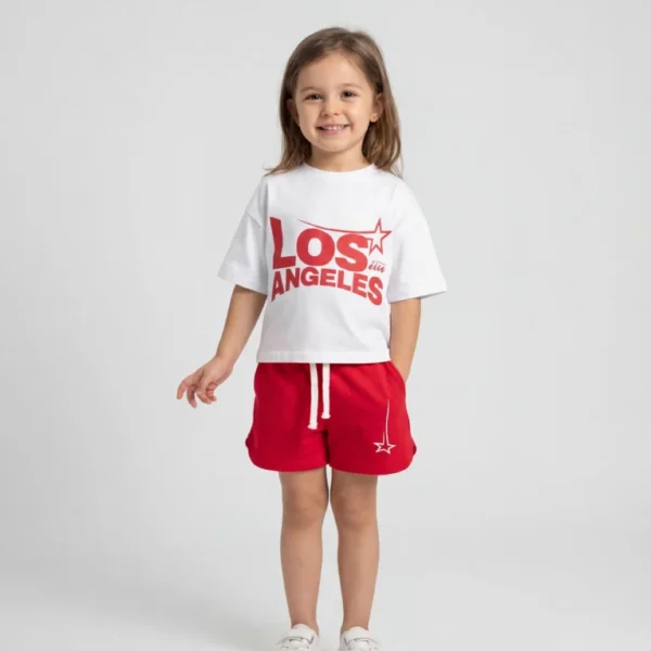 طقم صيفي مريح وأنيق بتصميم لوس أنجلوس العصري.